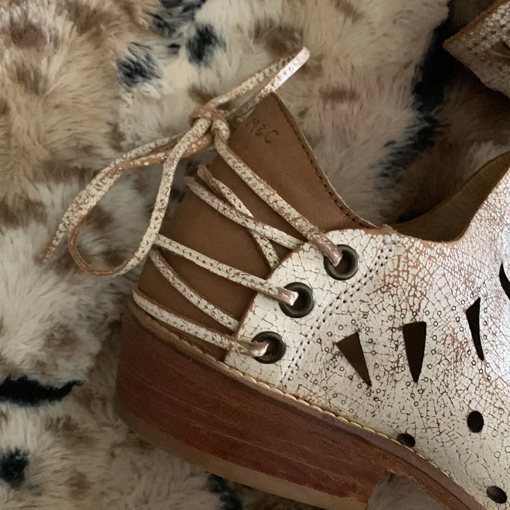 Musse & Cloud Anisse Distressed Leather Boots — 5/5.5 US / 36 Euro - Picture 5 of 10